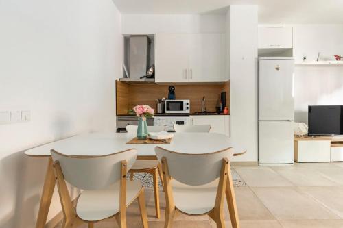 En Corts Apartamento | Vivienda junto a Ruzafa - 12 PAX y más