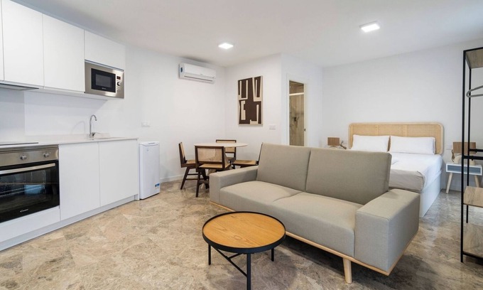 El Pla del Real Apartamento | VLC HOST - Tamarit Olmos D