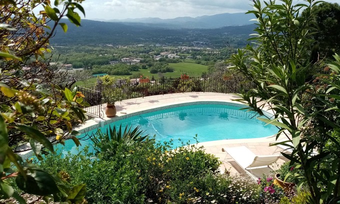 Montauroux Apartamento | Vue Époustouflante, Studio au Bord de la Piscine Dans un Écrin de Verdure