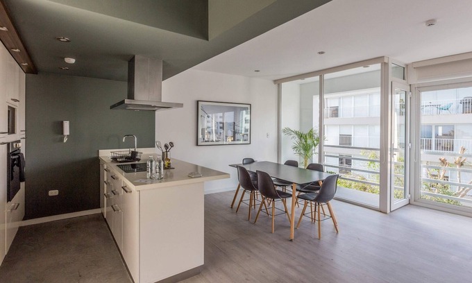 Reducto Apartamento | w*| Monochrome 2BR in Miraflores