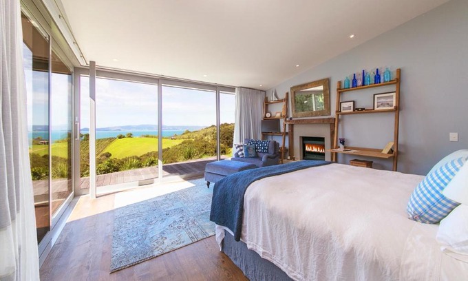 Waiheke Island Chalet De Esquí | Waiheke Luxury Blue and Green Rooms