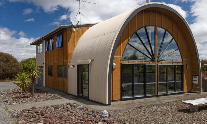 National Park Village Casa | Waimarino Lodge - National Park Holiday Home