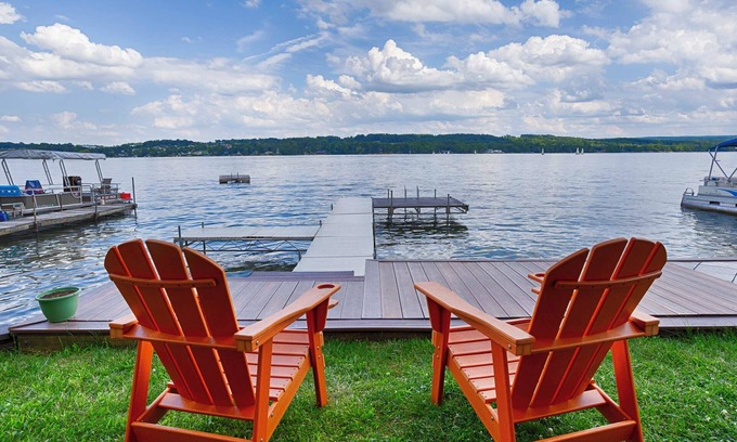 Penn Yan Casa | Wake and Lake: "Right Along Keuka Lake Wine Trail!"