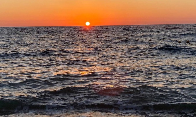 Caesarea Apartamento | Wake up in this bright apartment near the beach with vibrant energyx