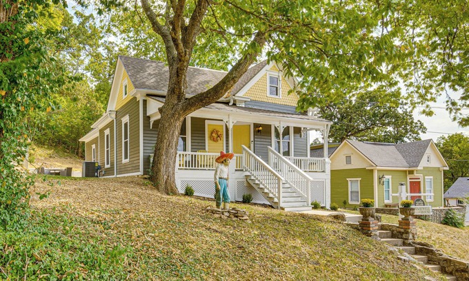 Excelsior Springs Casa | Walk Downtown: Historic Home in Excelsior Springs