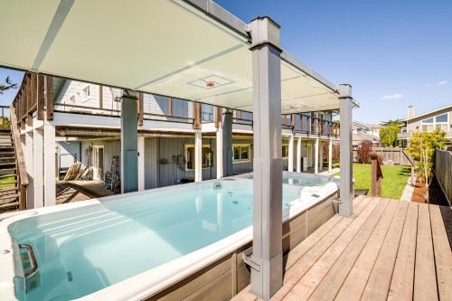 Half Moon Bay Apartamento | Walk to Poplar Beach Cozy Coastal Getaway with Yard