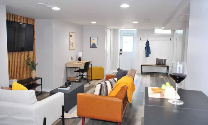 Ann Arbor Casa | Walk to the Big House, Sleeps 8, 4 bedrooms, 2 full bathrooms, 3 living rooms