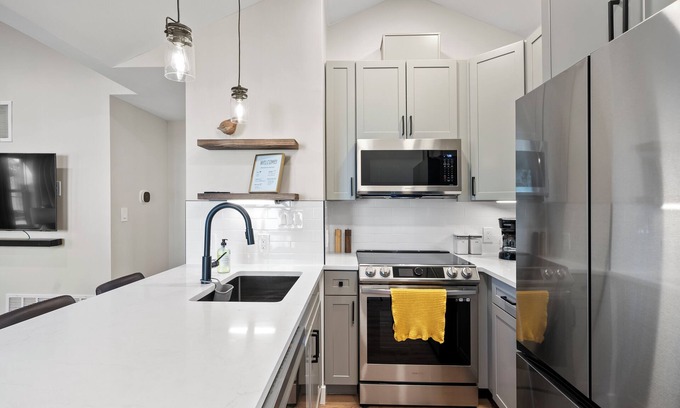 Berkeley Apartamento | Walkability 10/10, less than 5 miles to downtown and I-70