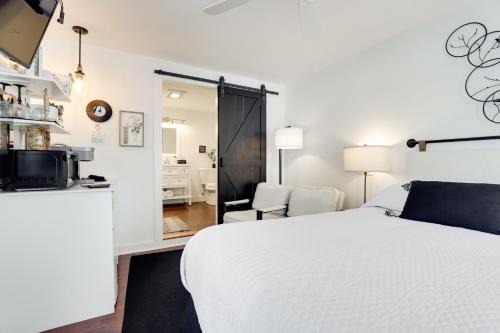 Hammondsport Apartamento | Walkable Studio on Historic Hammondsport Property!