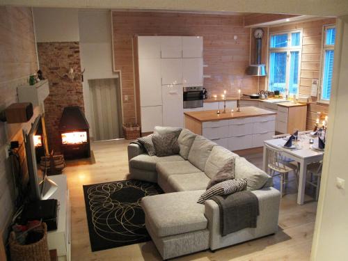 Reittio Apartamento | Wanha Koulu Tahko Unelma, 4mh, Palju, Sauna, Tupakeittiö, Wifi, Liikuntasali, RinteetSpaRavintola 6km, Lemmikit OK, Edukas