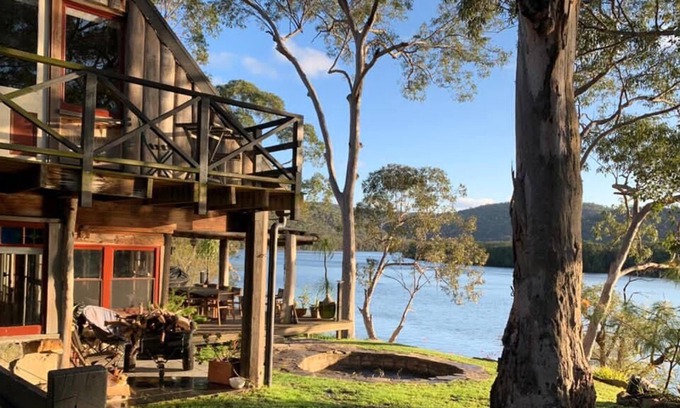 Singletons Mill Cabaña | Warami River Cottage - Waterfront, Private Pontoon, Pool, Games Room & more!