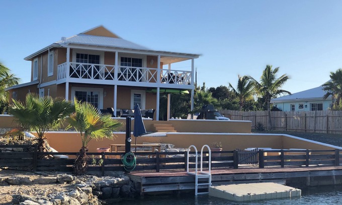 Discovery Bay Villa | Villa frente al mar, piscina privada y kayaks