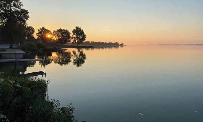 Celina Cabina | Waterfront 2-bedroom Cabin in Celina with WiFi, AC & Seasonal Fishing Pier