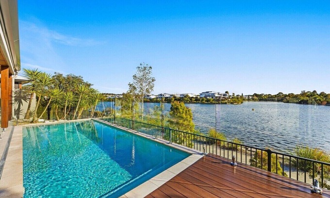 Mountain Creek Casa | Waterfront 4-Bed with Private Pool & Stunning View