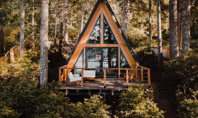 Olympia Cabaña | Waterfront Bella Vista A-Frame | Pets Welcomed - Your Dream Retreat