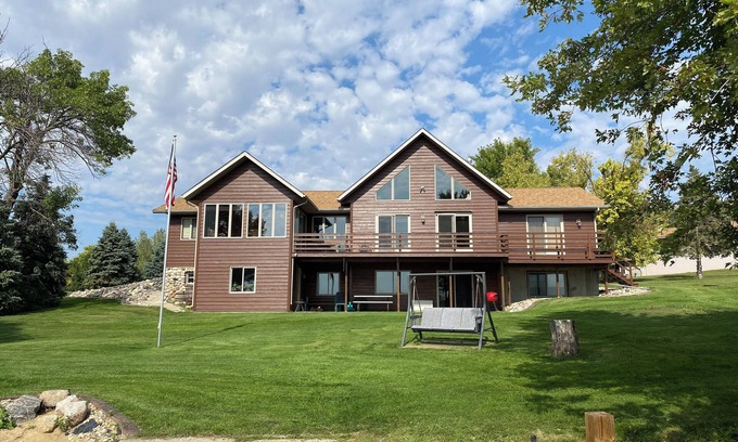 Ortonville Cabina | Waterfront Big Stone Lake Home w/Dock & Views