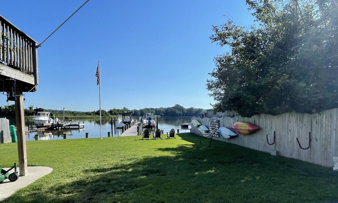 Fort Howard Cabaña | Waterfront cottage on the Chesapeake Bay located 5 minutes from two state parks.