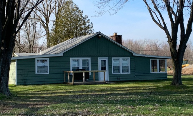 Oconto Cabaña | Waterfront cottage near Oconto