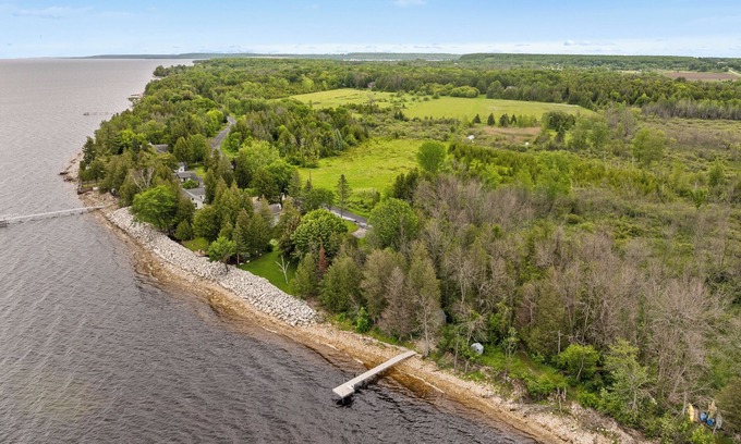 Idlewild Cabaña | Waterfront Home in Sturgeon Bay, Door County