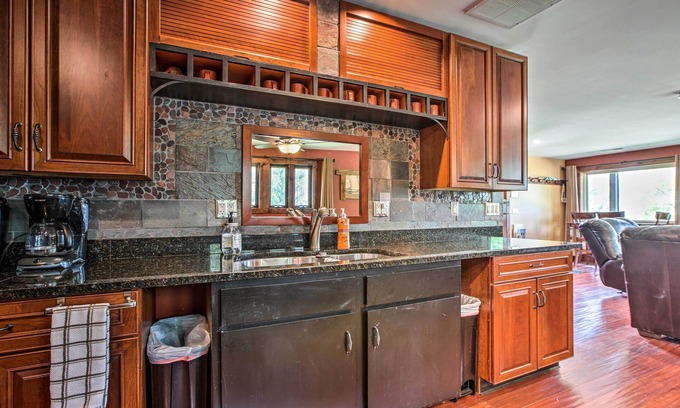 Newville Casa | Waterfront Lake Koshkonong Home w / Pier & Fire Pit!