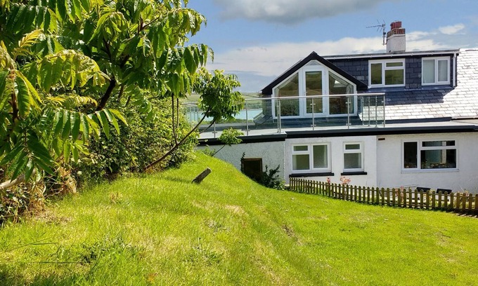 St Brides Cabaña | Waters Edge, DALE