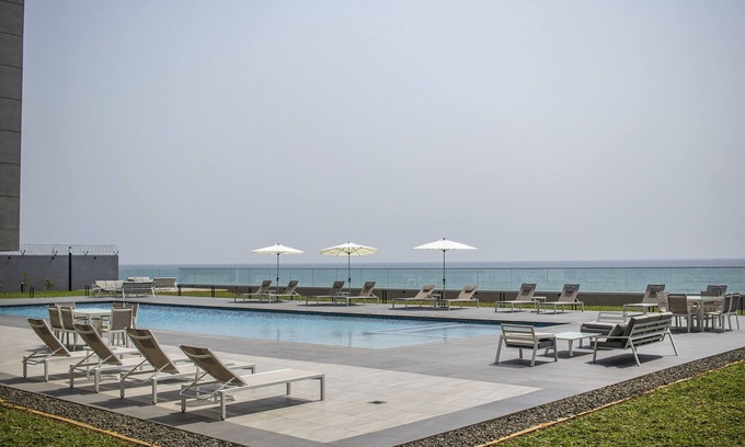 Monrovia Apartamento | Waves Luxury Apartments