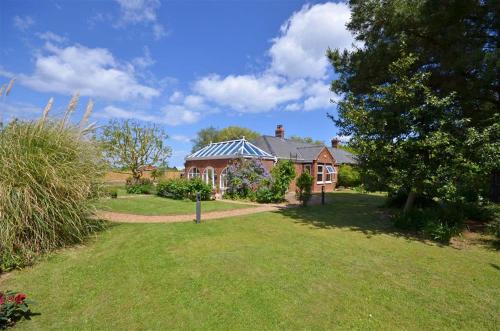 Holme Casa | Waxwings