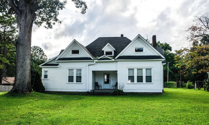Jackson Casa | Historic Highland built in1902. Game Room, King Size Beds 2100 sq ft home