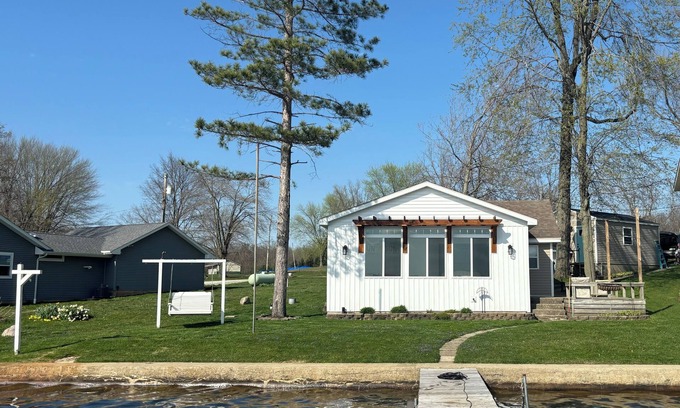 North Webster Cabina | Webster Lake home