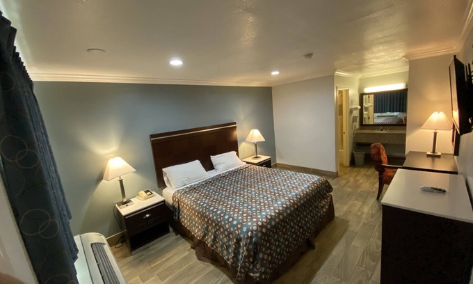 Corona Hotel | Welcome Inn