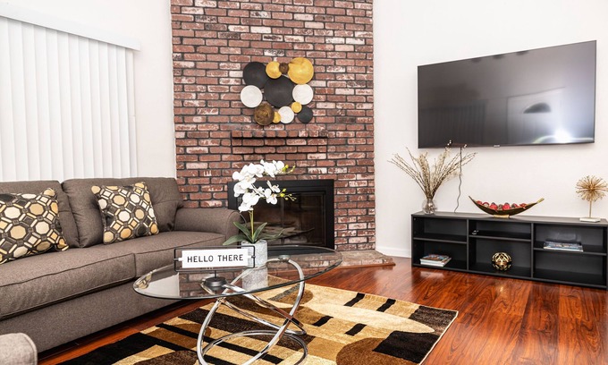 Sacramento Casa | Welcome. Relax, Enjoy, 3 bedrooms/2 bathrooms Duplex, Close to Everything