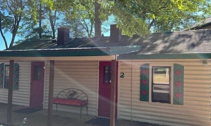 Gaylord Cabina | Welcome to Cottage 2 at Heart Lake Resort!