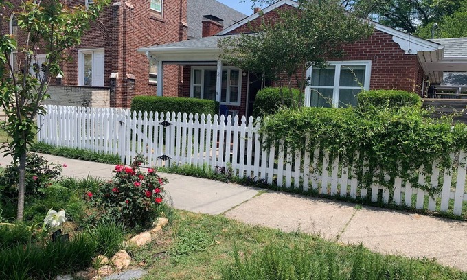 Wilmington Apartamento | Welcome to "The Parsonage." Located in the historic downtown Wilmington.