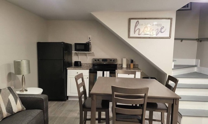 Holy Cross District Apartamento | Welcoming 2 Bedroom 1 Bath BNB