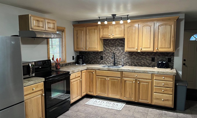 Puposky Cabina | Welcoming cabin with AC, WiFi, TV and laundry on Gull lake!