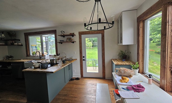 Asheville Cabaña | West Asheville Bungalow with fire pit & pet friendly!