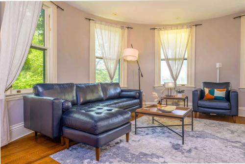 Eastside Casa | Westcott 2BD Apt in Mansion mins SU & JMA Dome