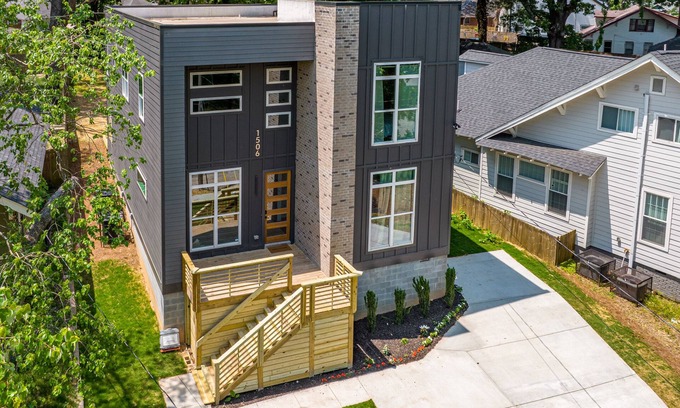 Westview Villa | Westview Hotel! Spacious, Modernistic, Group Friendly Home in Atlanta