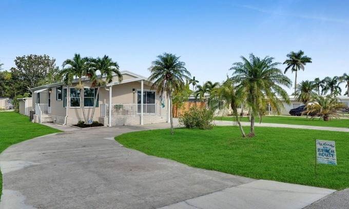 Bouvet Island Casa | Where dreams come true in this 3-bedroom house in delightful Fort Myers,FL.