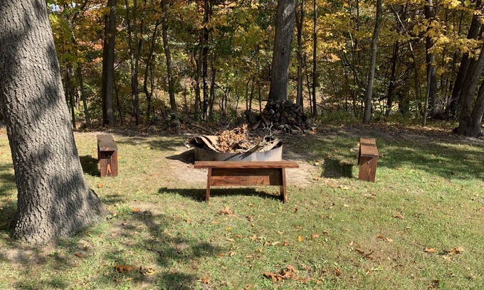 Frederick Cabina | Whispering Oaks Cabin 15033 Ray Rd , Rushville , IL 62681