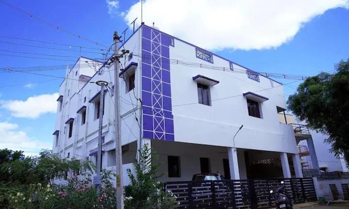 Coimbatore Casa | WHITE HOUSE- 1BK Pleasant Apartment with Open Terrace
