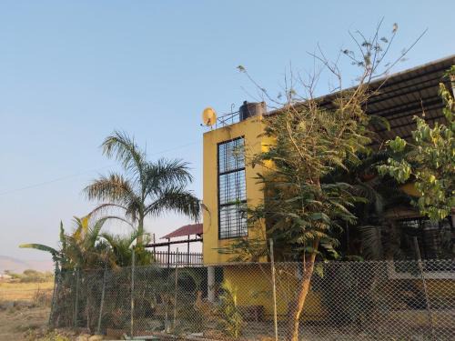 Igatpuri Villa | White smoke villa