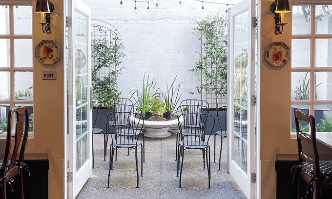 Lower Nob Hill Hotel | White Swan Inn