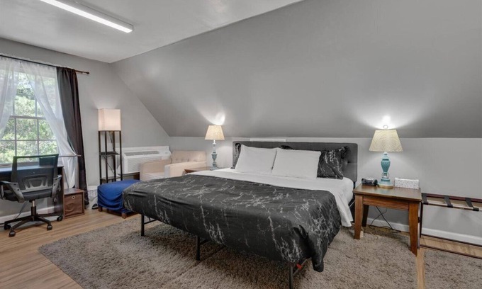 Chapel Hill Apartamento | WhiteOak Studio @ Patterson Place / 1Gig AT&T Fiber