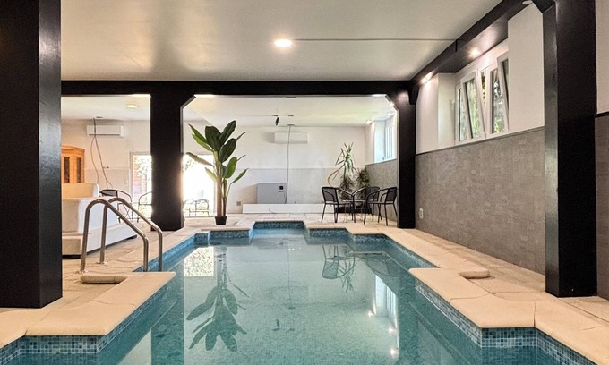 Montlucon Casa | Whole apartment LE VIVIANI - Indoor swimming pool and sauna