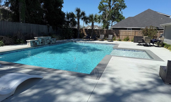 Lake Park Casa | Wild Adventures Escape with King Bed & Resort Style Pool