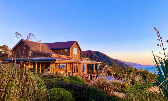 Mokihinui Casa | Wild Weka Eco Stay - Off-Grid 4WD Recommended