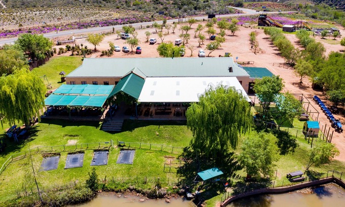 Oudtshoorn Cabaña | Wilgewandel Holiday Farm & Restaurant