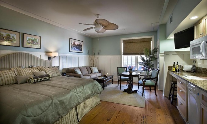 Murrells Inlet Hotel | Willow Lodge