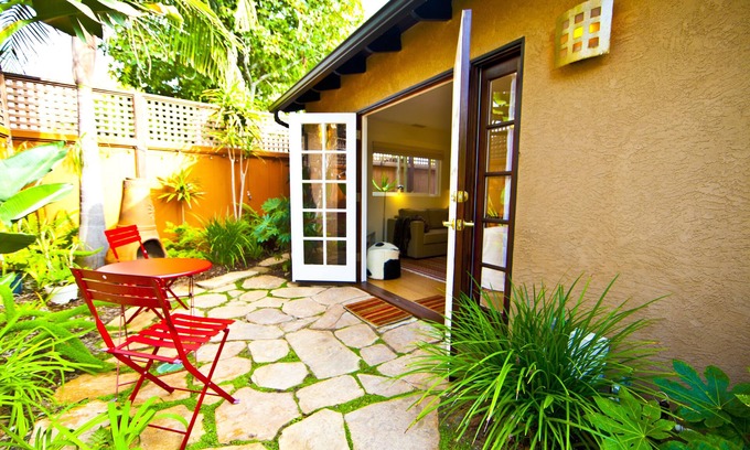 Beach Barber Tract Cabaña | Windansea Lovely Beach Place